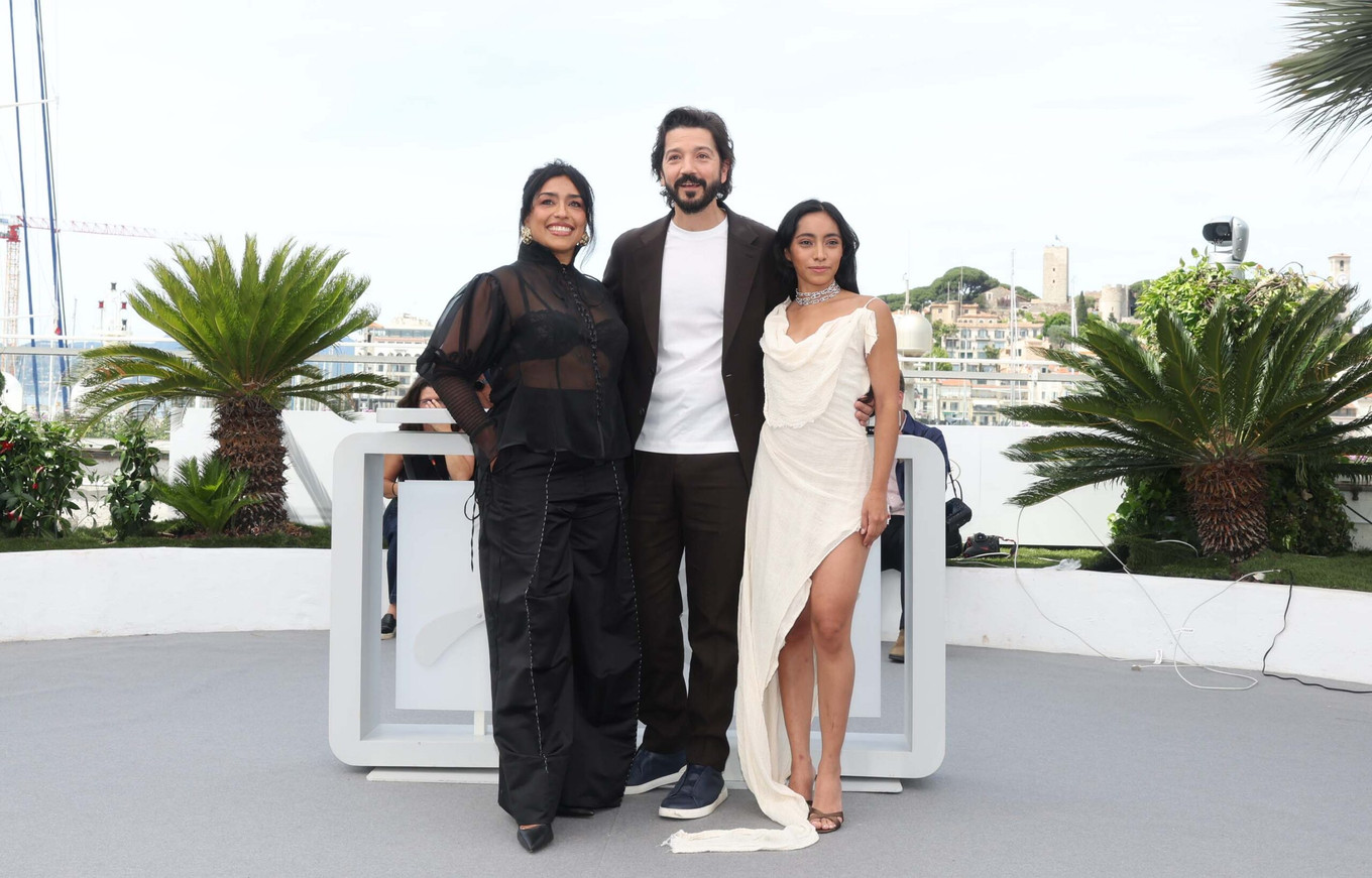 Diego Luna Adriana Paz Anna Diaz Ashes photocall