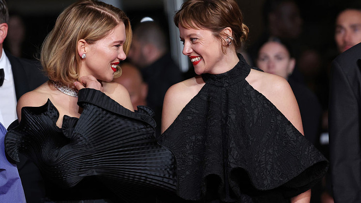Gentle Monster, Montée des marches - Léa Seydoux, Jella Haase  © Gisela Schober/Getty Images