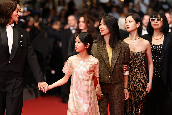 Montée des marches Hope de Na Hong-jin