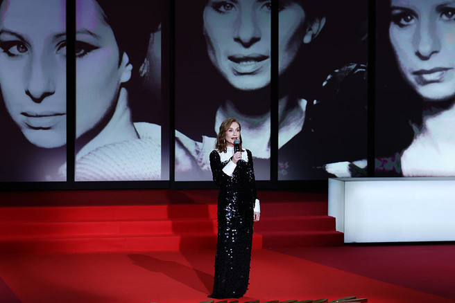 Isabelle Huppert presents Barbra Streisand, Palme d'or d'honneur © Andreas Rentz/Getty Images