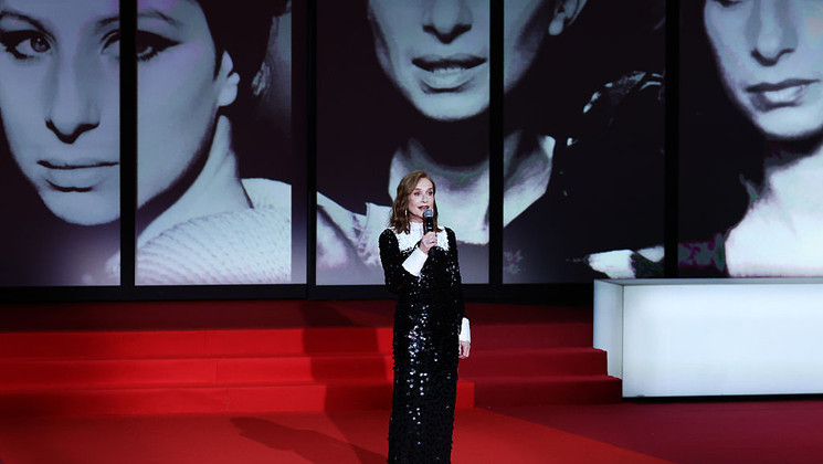 Isabelle Huppert presents Barbra Streisand, Palme d'or d'honneur © Andreas Rentz/Getty Images