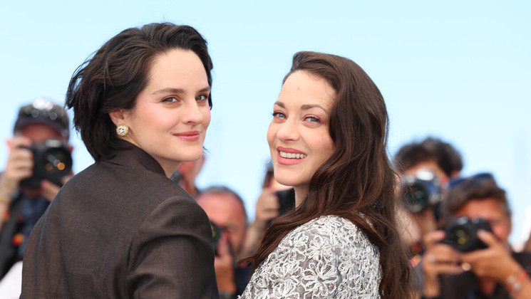Roma Elastica, Noémie Merlant, Marion Cotillard, Photocall © Jean-Louis Hupé / FDC
