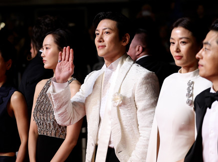 GUN-CHE de Sang-Ho YEON – Montée des Marches